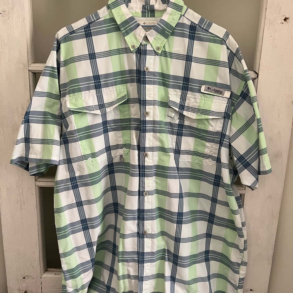 Men’s Columbia vented shirt